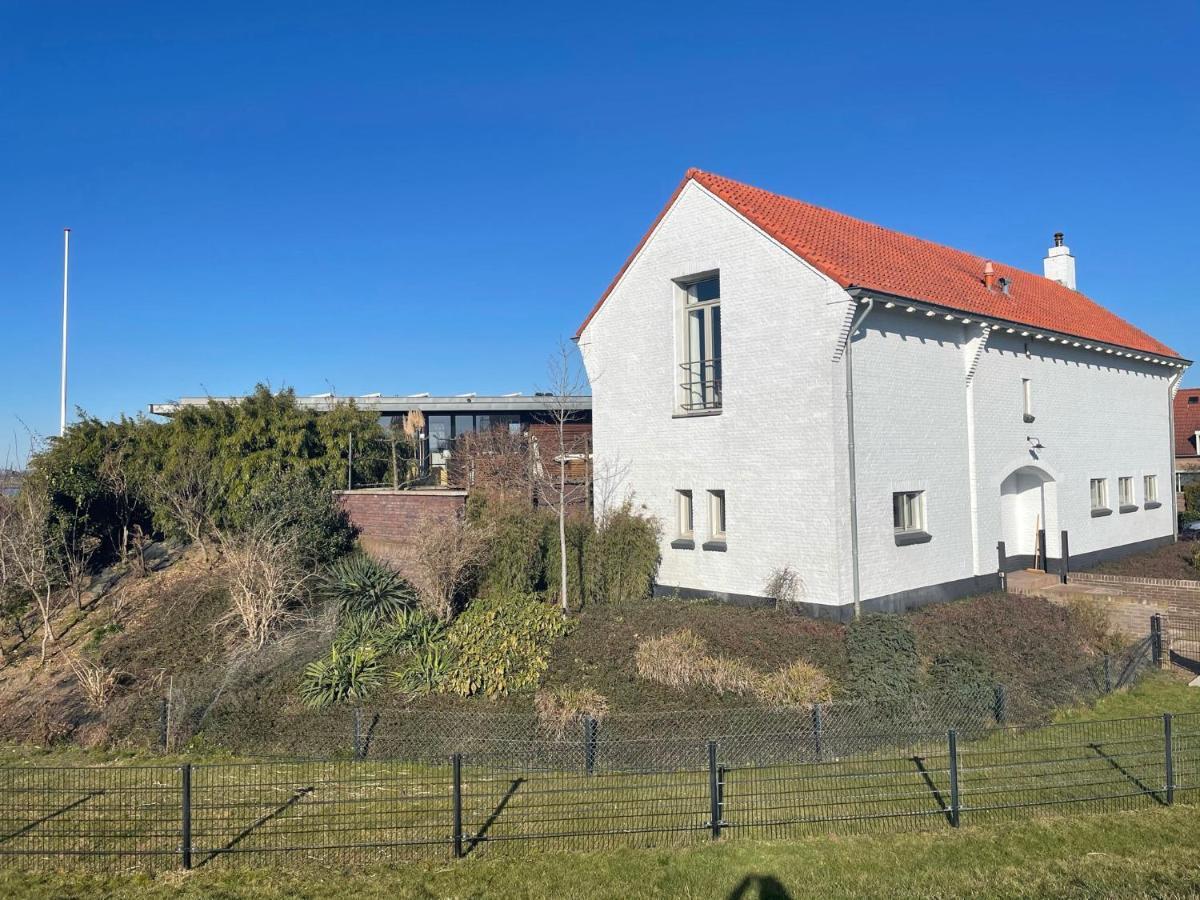 B&B Pompgebouw Aan De Rijn Tolkamer Εξωτερικό φωτογραφία